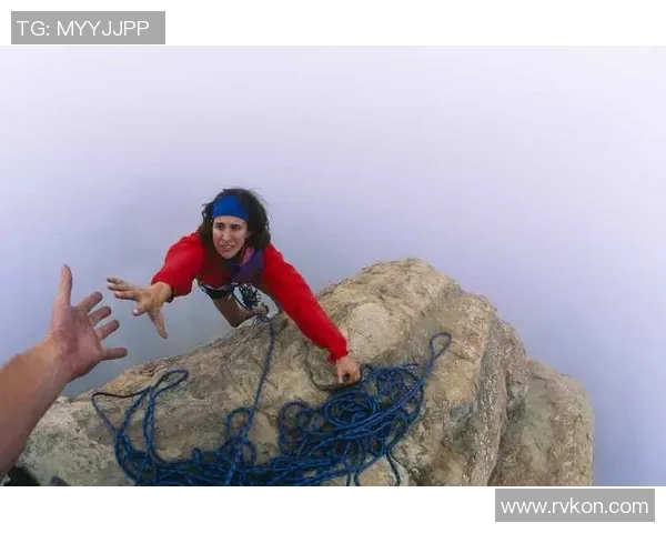 成都攀岩队在极限运动嘉年华中的耐力表现精彩点评与分析