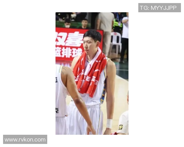 周琦在国际篮球舞台上的崛起与挑战：从中国篮球新星到全球瞩目的巨人